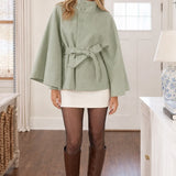 Cape manteau chic et ceinturée à col montant pour femme