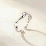 Armelle | Bague ornée d’une courbe ondulée