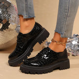 Velona | Chaussures Derby modernes en cuir verni
