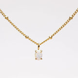 Marion | Collier opale pendentif avec doré à motif perlé