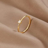 Leonie | Bague élégante doré avec un lisse et épuré Finition